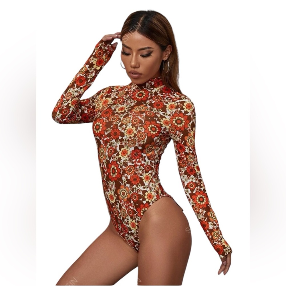 💐NWOT! 70s Boho Floral Bodysuit